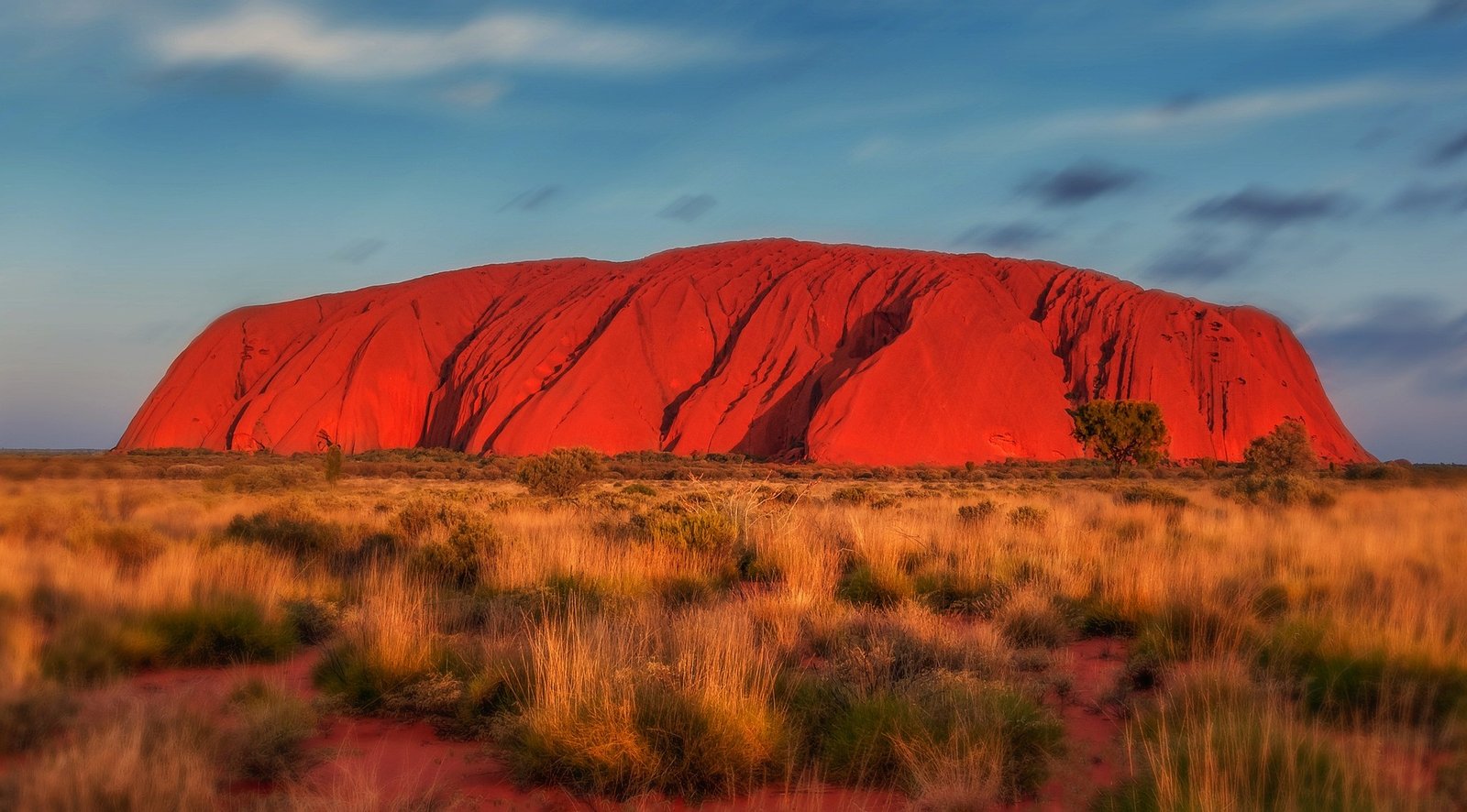 Uluru: the Jewel of the Australian Desert