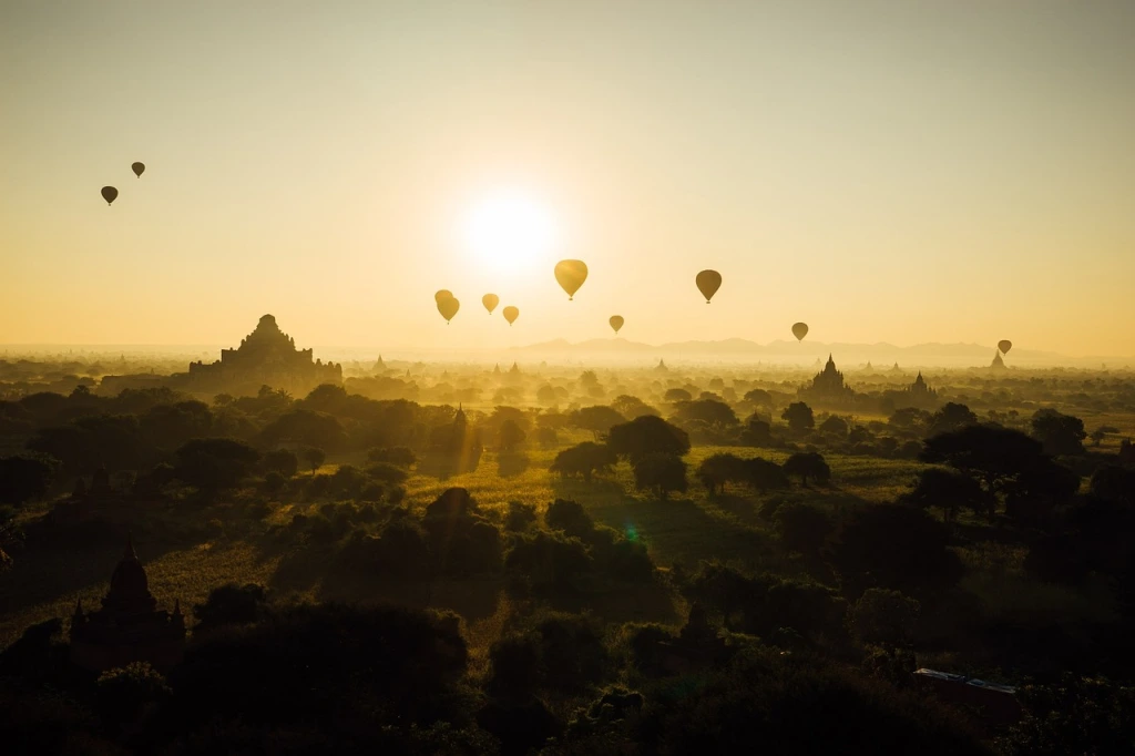 Soaring Splendor: A Majestic Journey into the Skies at the Albuquerque International Balloon Fiesta